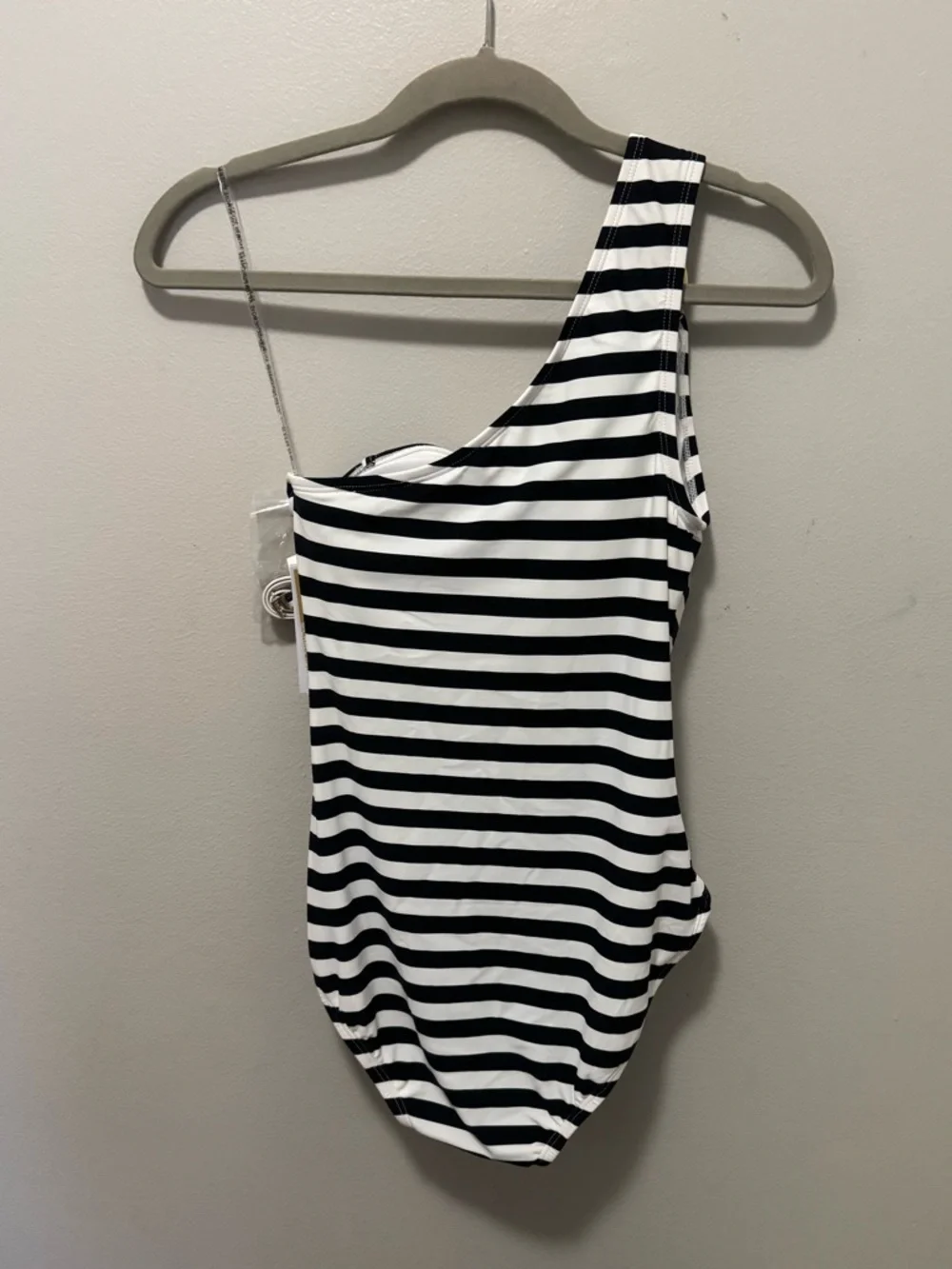 $118 Michael Kors Black & White Striped Off-Shoulder One-Piece Swimsuit Size 8